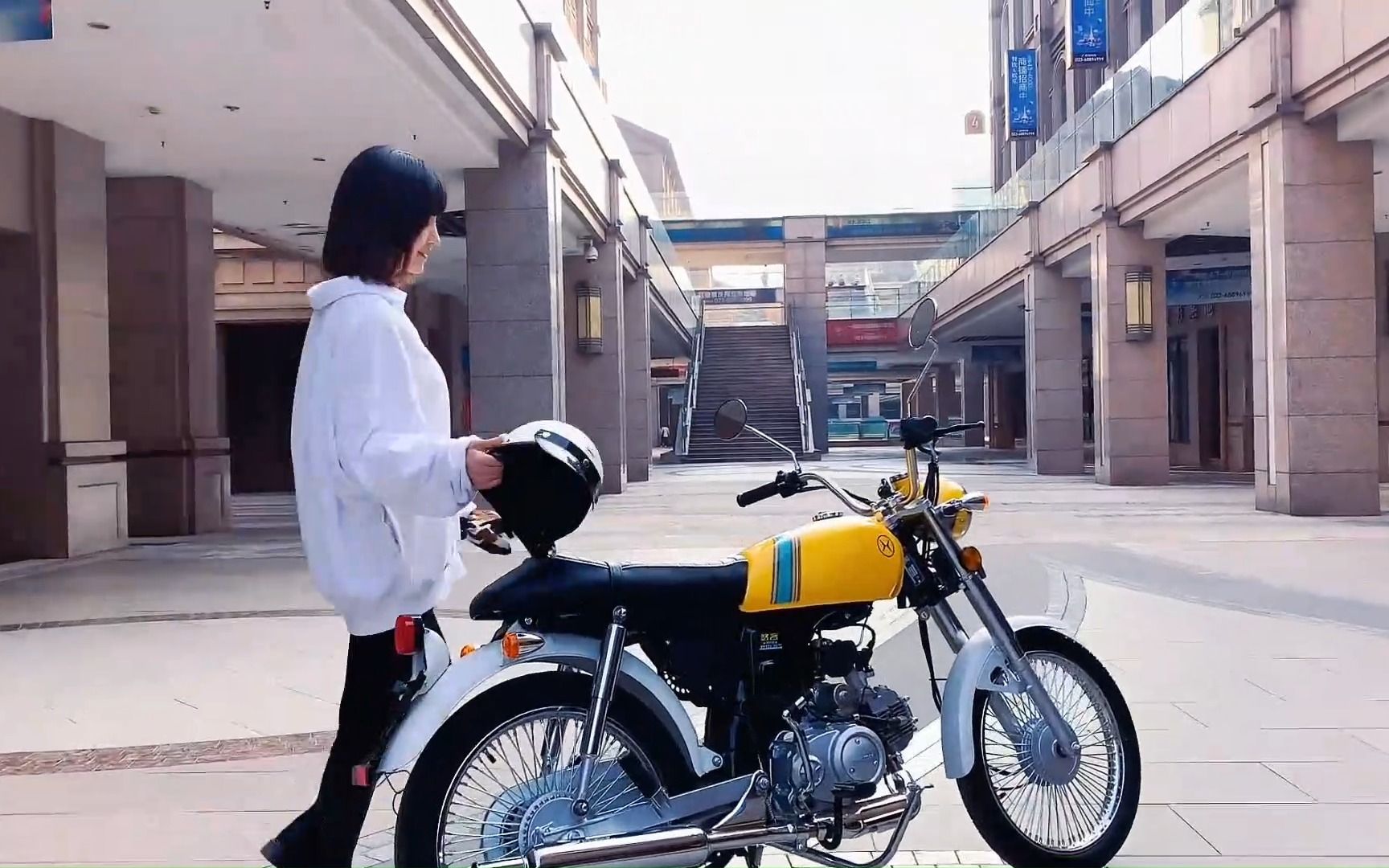 小姐姐佩可爱风爆棚的机车,鑫源悠客试驾