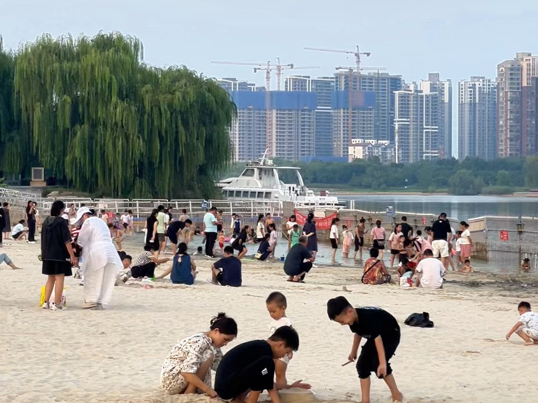 开封西湖银沙滩小朋友们的网红打卡地