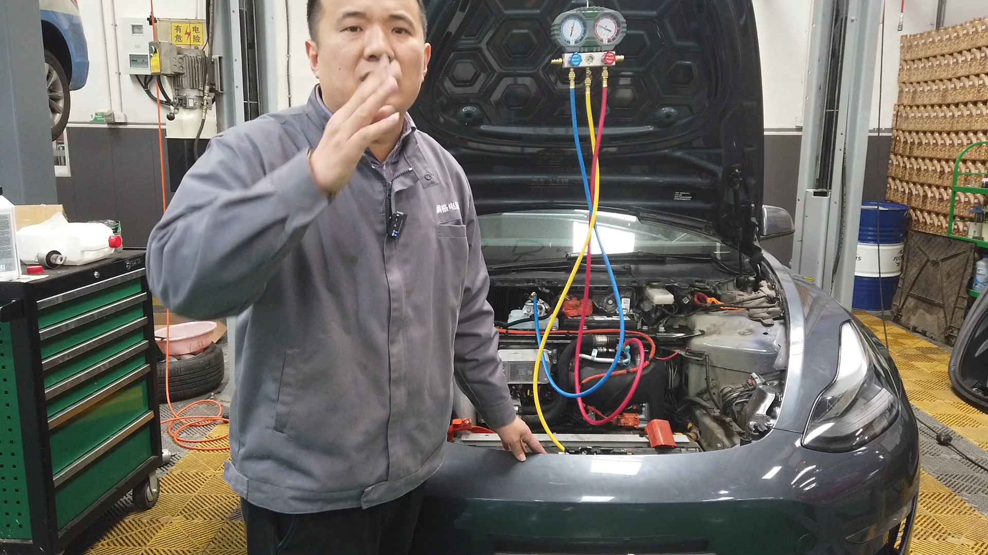 特斯拉tesla model 3热泵空调如何加冷媒?—新能源汽车维修