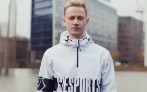 Descargar video: rekkles欧成，LEC第一ADC精彩操作集锦