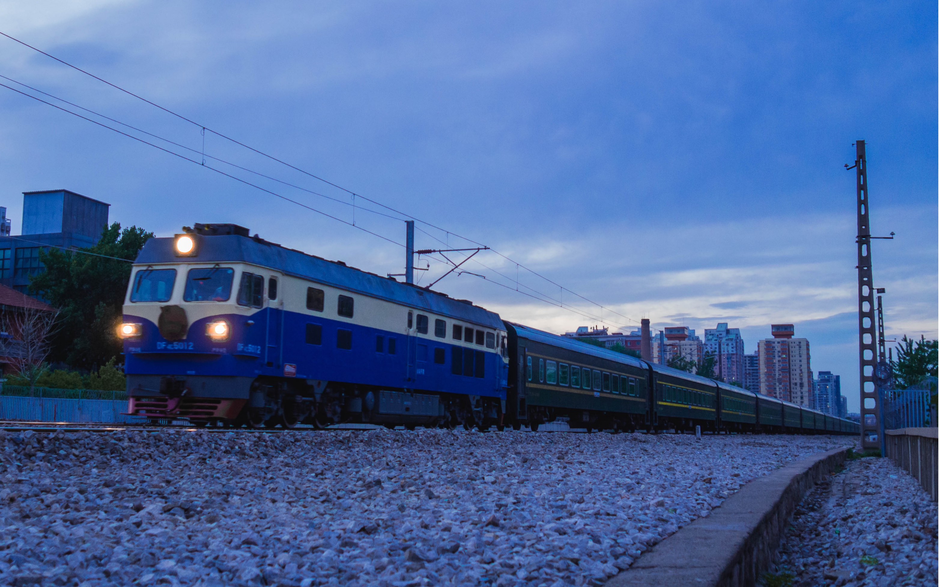 [bsp车底] 0z212次往北京东站方向 df4c5012