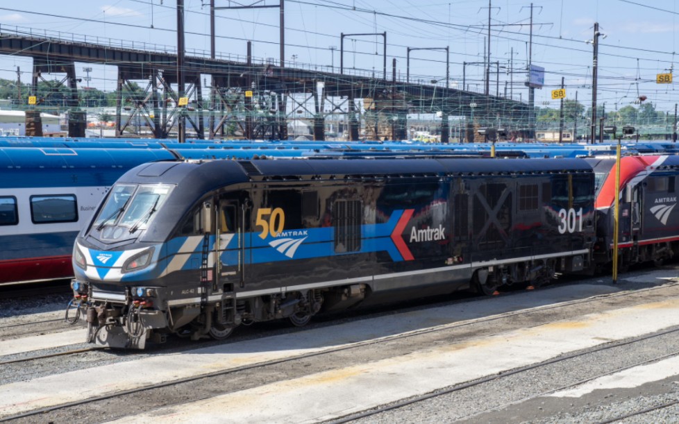 美铁50周年特殊涂装机车,alc-42 301号