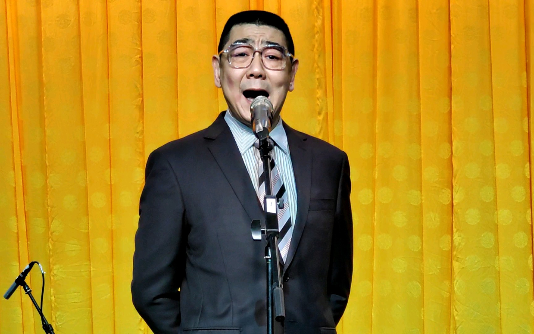 【老邪亲传,西装背手】宋江题诗-蔡冰