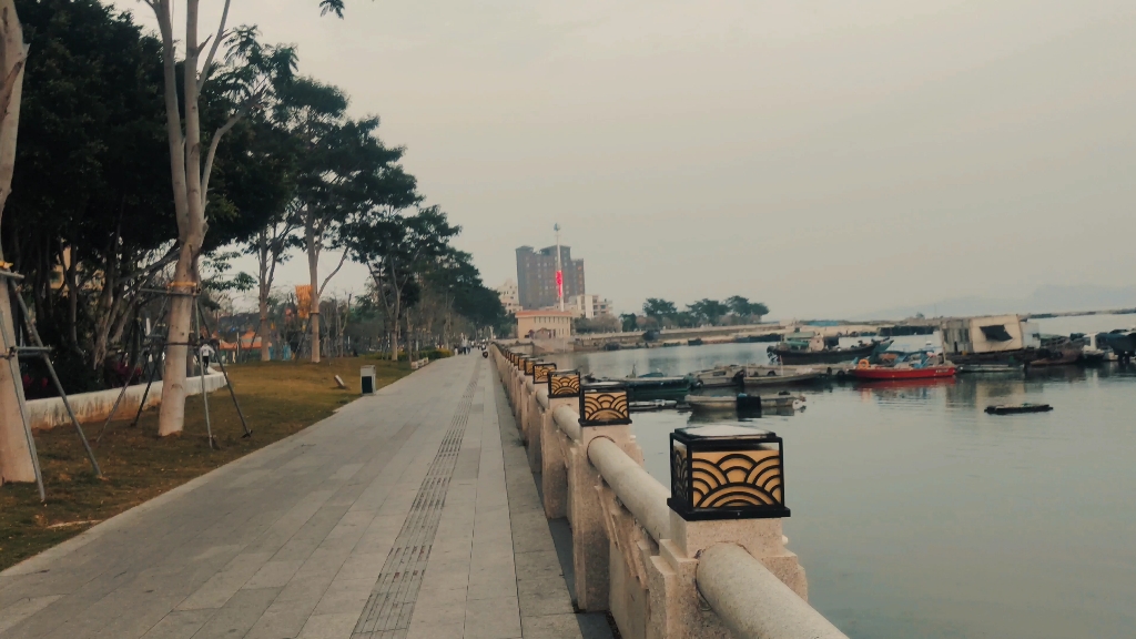 傍晚的汕尾海滨街