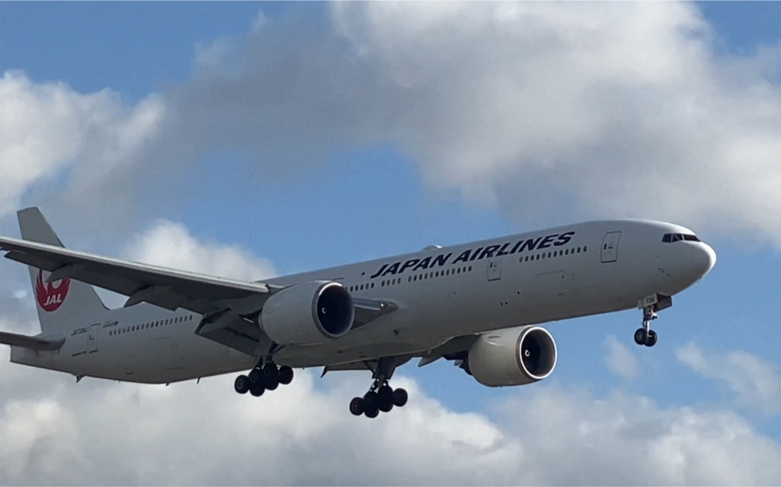 下午日本航空波音777300er降落希思罗机场