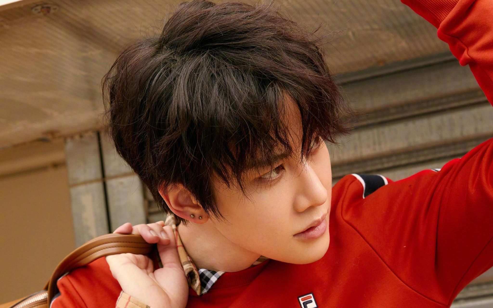 口红王子mike喷个香水都这么可爱却被秦奋抢了镜头