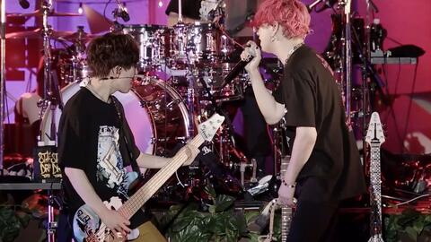 L Arc En Ciel Driver S High 但是tetsu给ikuo弹贝斯tetsuya th Anniversary Live 哔哩哔哩 Bilibili