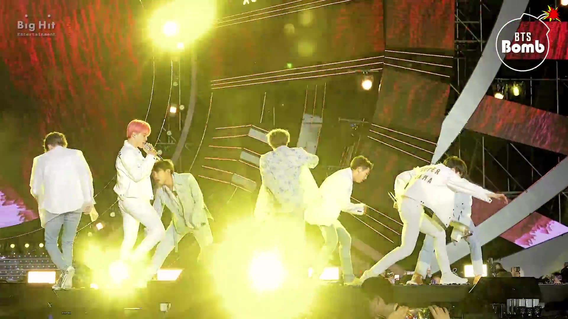 【防弹】190516 [BANGTAN BOMB] 'MakeItRight + IDOL' Stage CAM @2019超级演唱会 BTS(防弹少年团)哔哩哔哩bilibili