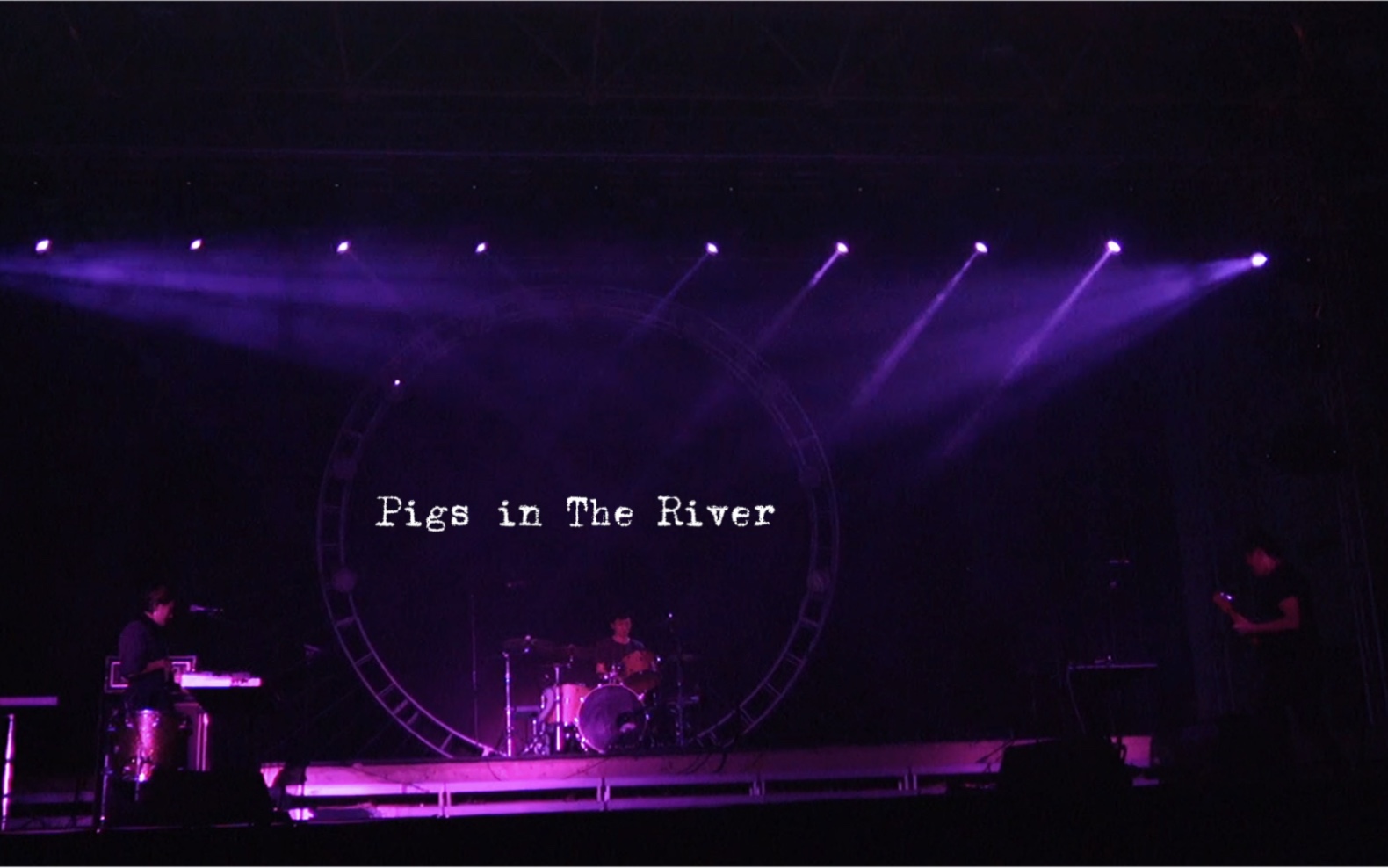 重塑雕像的权利深圳极致舞美livepigsintheriversoudforcelebration