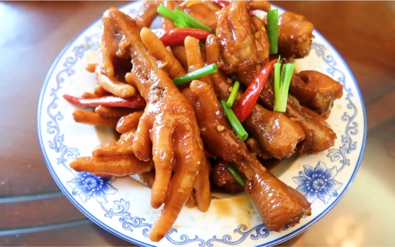 家常菜香辣卤鸡爪.