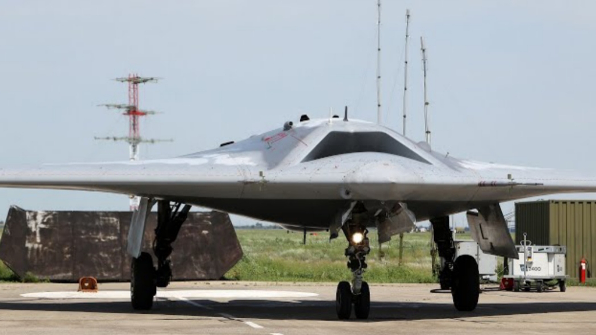 俄s -70"猎人"无人机