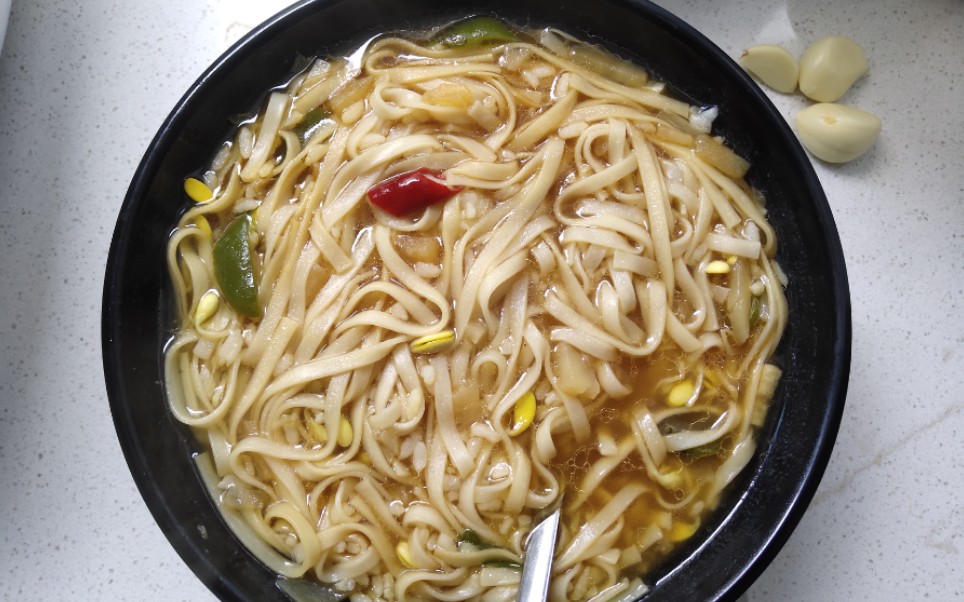 面条汤饭 啃个鸡爪 辣条