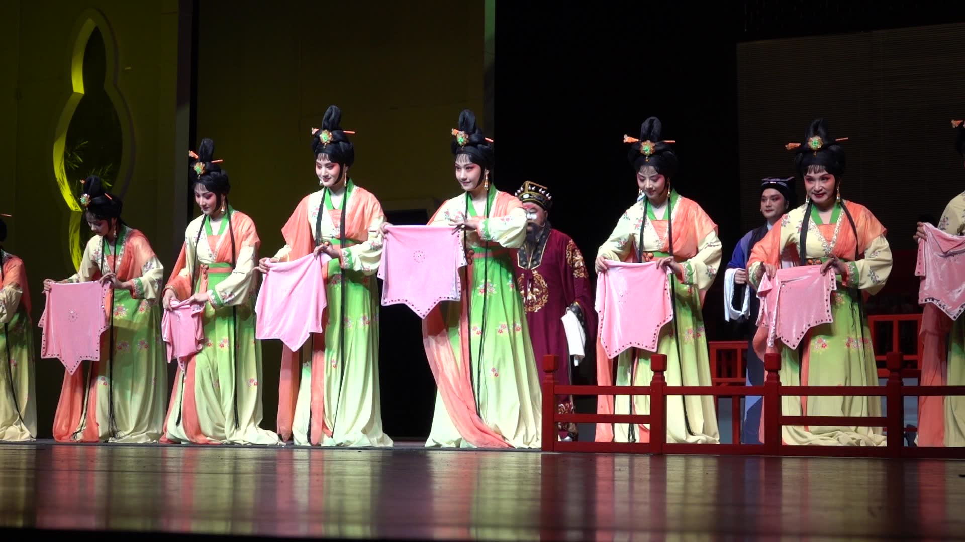 21宁波天然舞台《杀狗记》谢幕 方汝将 蔡晓秋_哔哩哔哩 (゜-゜)つロ