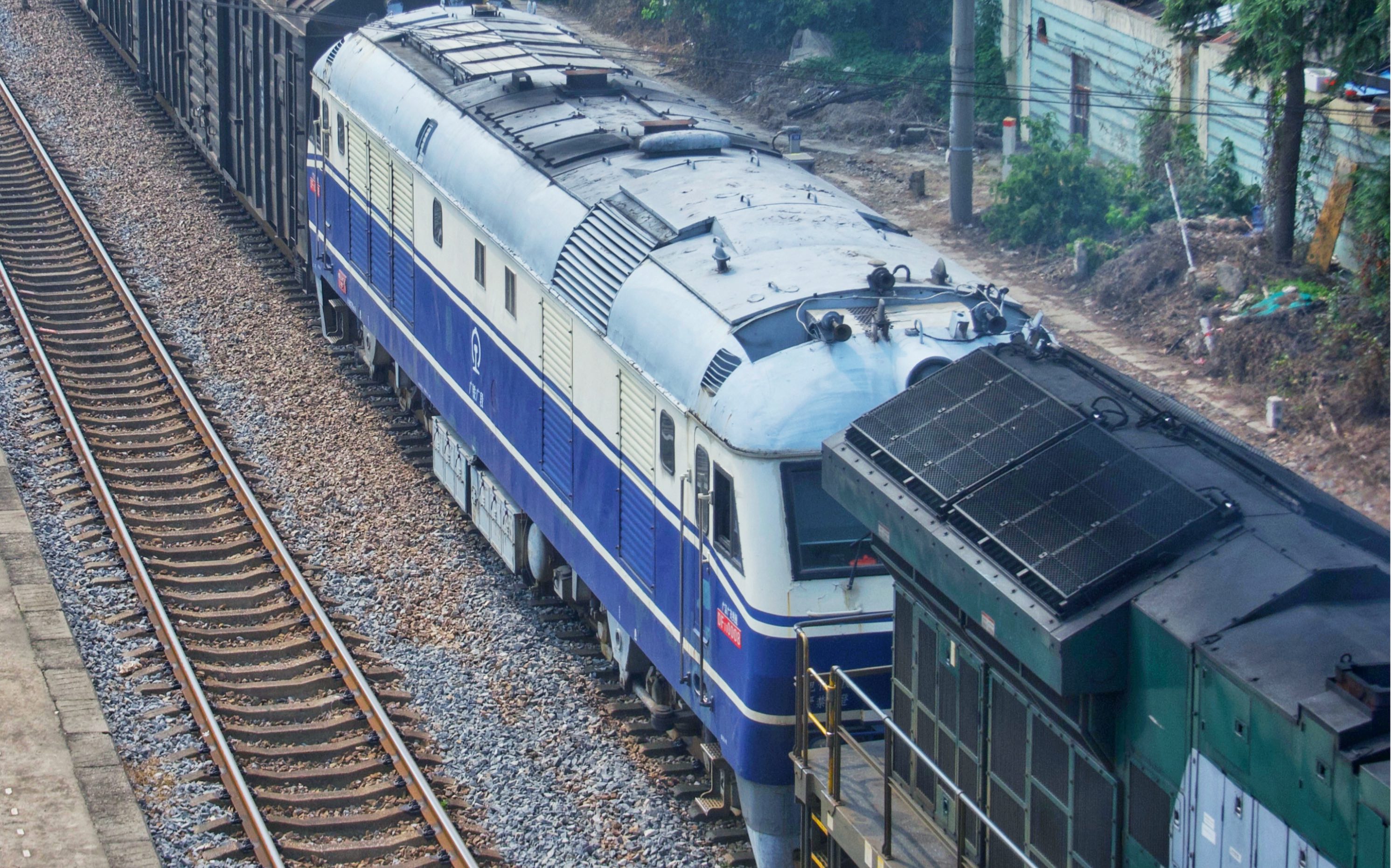 大驾光临!广铁df11-0008宁芜通过!