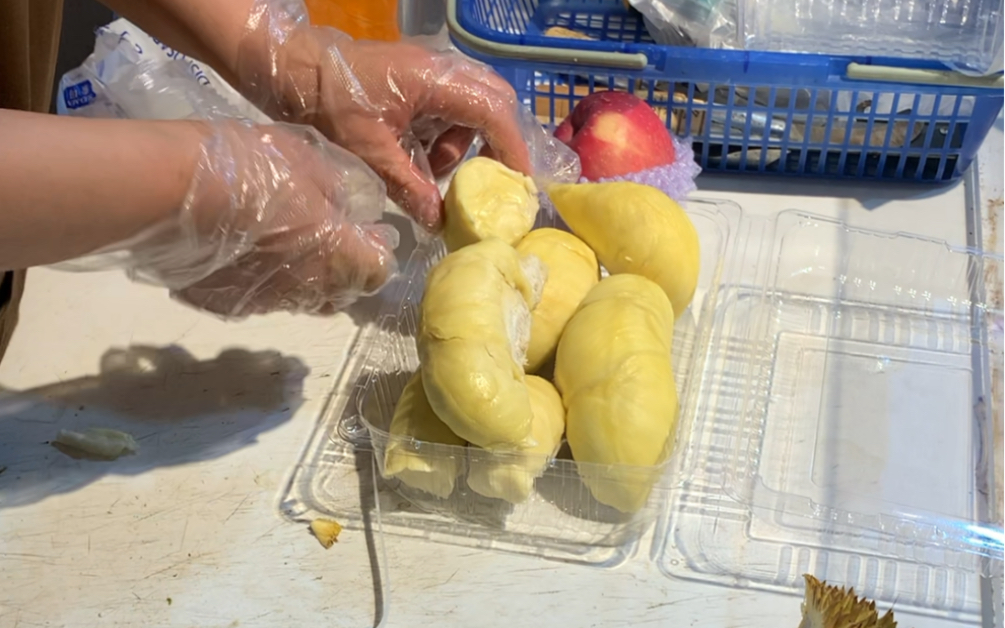 剥榴莲的大姐夸我选的好