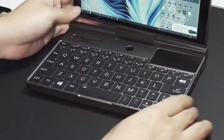 151GPD Pocket 3 掌上办公电脑 笔记本便携通用 折叠迷你游戏机 #掌上办公电脑笔记本 #游戏机 #好物分享@DOU+小助手哔哩哔哩bilibili