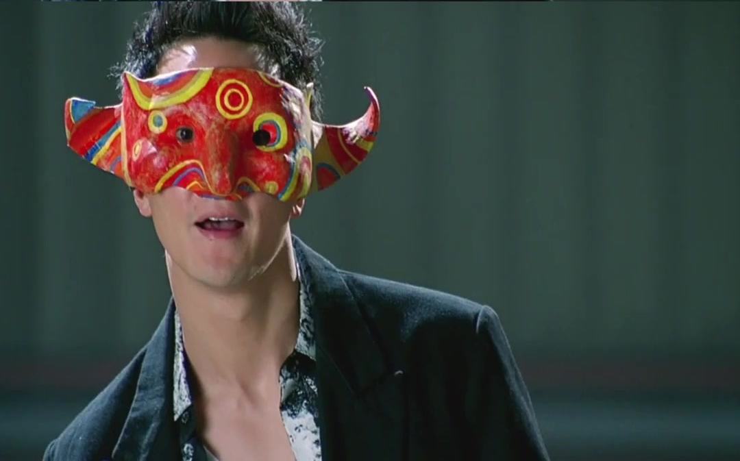 《新警察故事》动作混剪:吴彦祖与成龙再比组枪,这一次成龙赢了_哔哩
