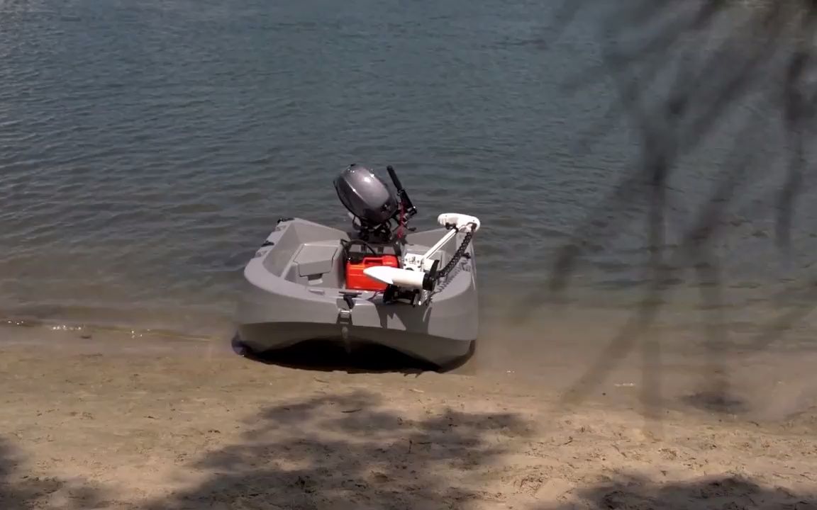 双人路亚艇试驾实拍!钓鱼艇的新宠儿,是男人就该拥有它!