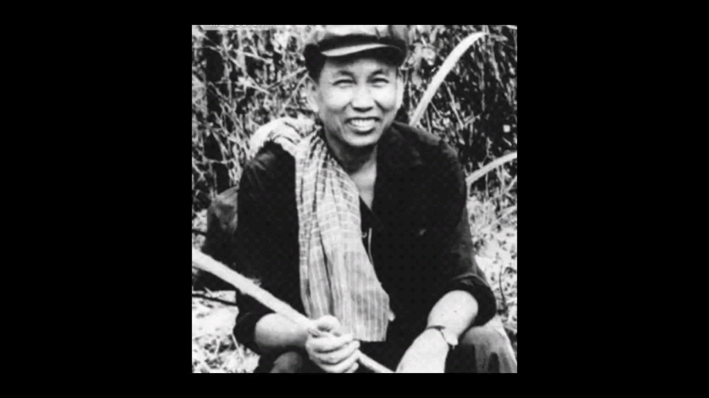 波尔布特:来让我看看你近视了没有!