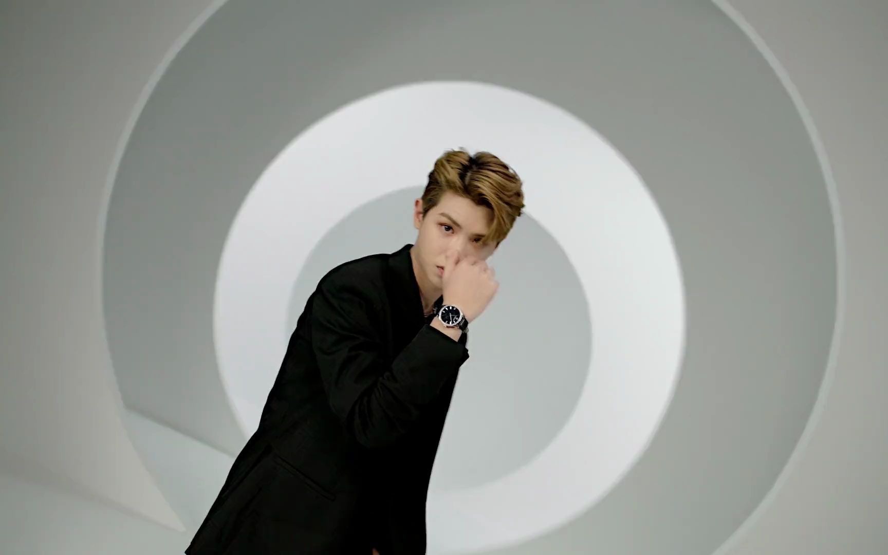 黄明昊rorolove钻石腕表中国区代言人