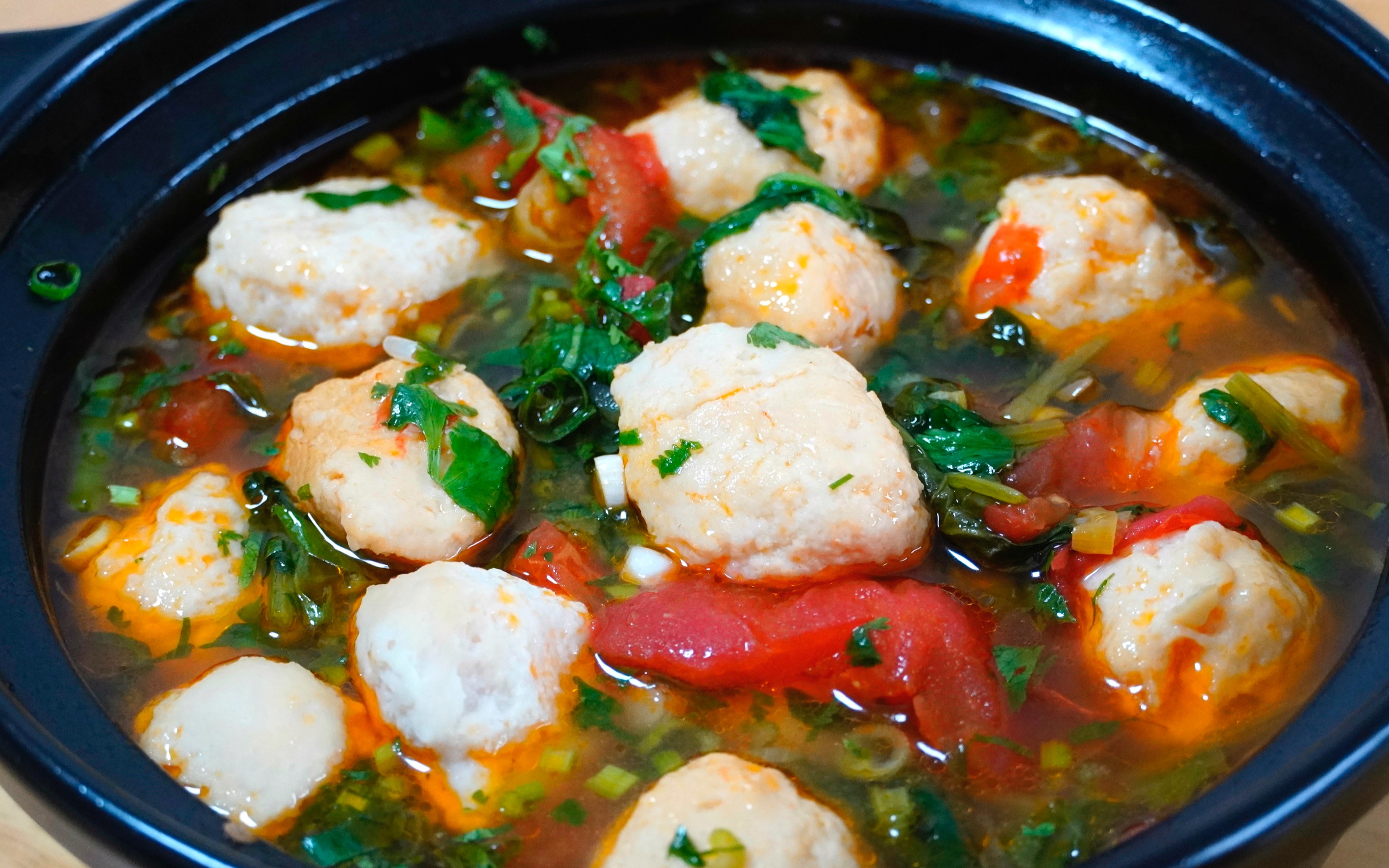 【秘制鸡肉丸子汤】女生夏天不爱吃饭,试试开胃汤,酸爽开胃不长肉,一