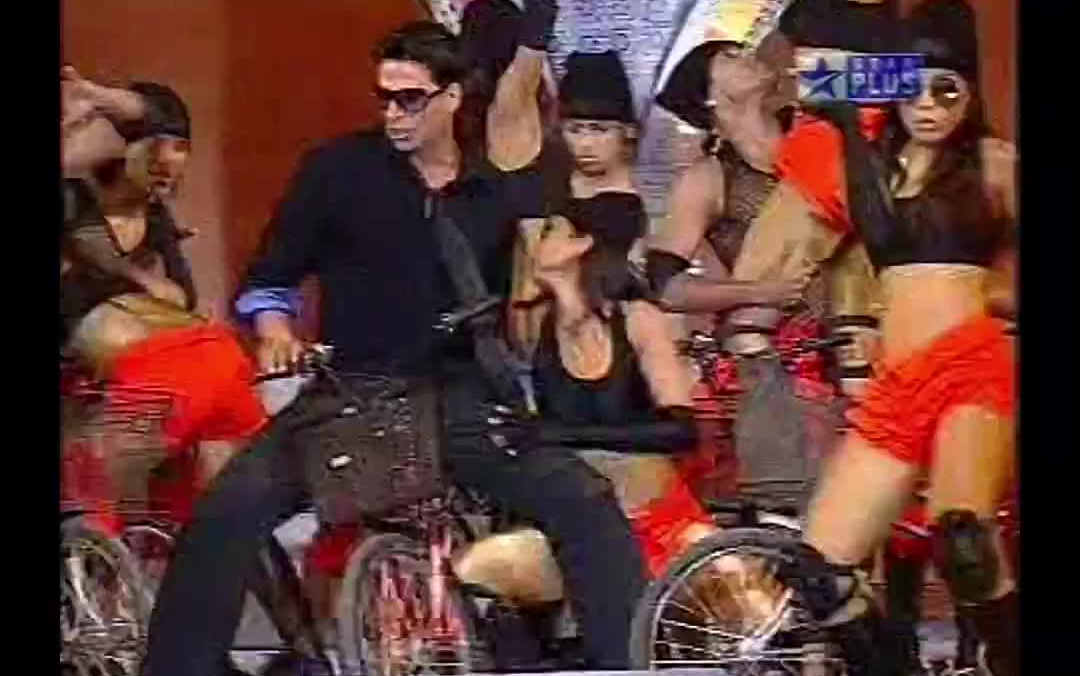 [图]【Akshay Kumar】Star Screen Awards | 颁奖典礼表演 2006