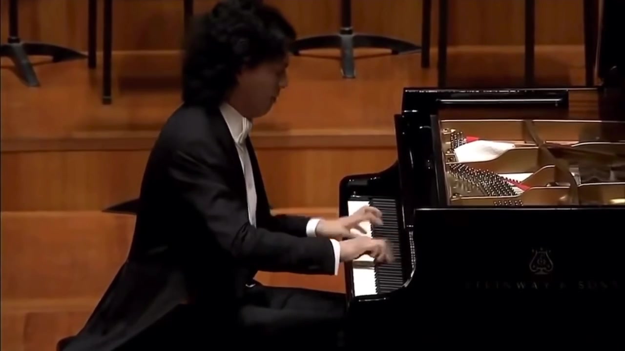 [图]肖邦 夜曲 Op.9 No.2 李云迪