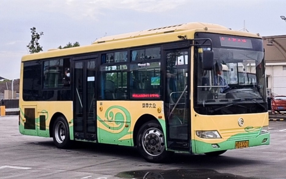 (京申大众)上海金泽6路公交车终点站青西郊野公园离站(青西郊野公园往