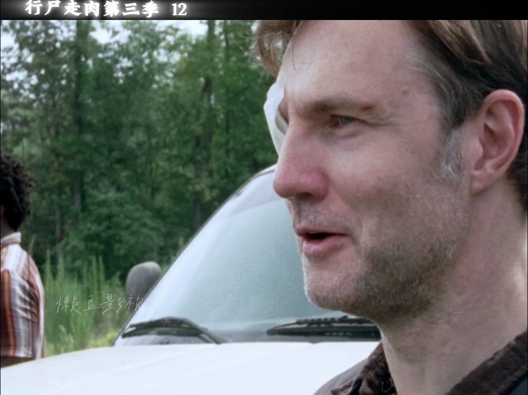 行尸走肉第三季监狱篇,总督偷袭监狱