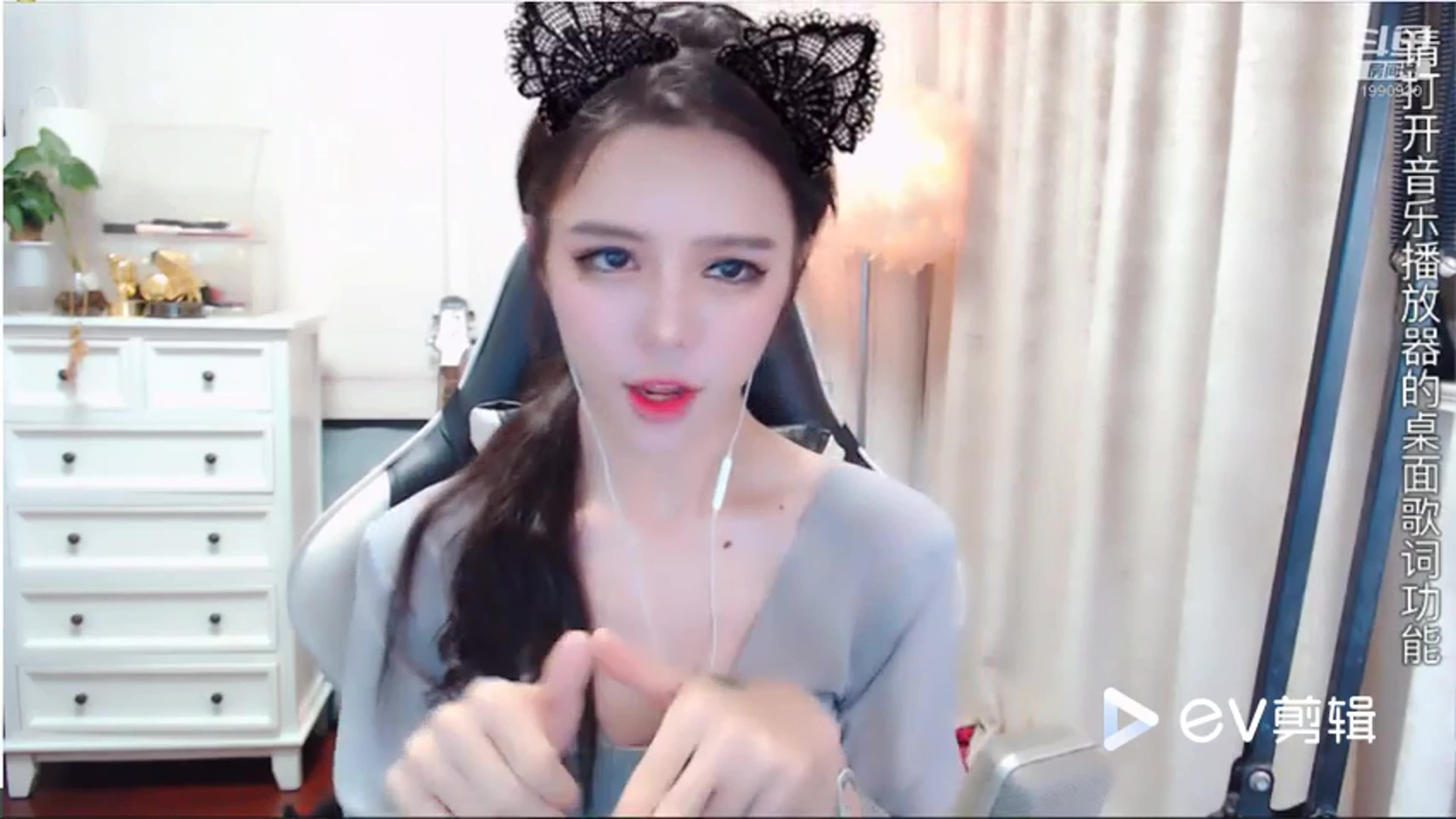 女装大佬小银酱,女装大佬小银b站,抖音