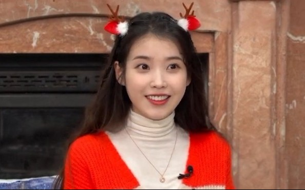 [图]【IU】IU的宅家signal | 一塌糊涂的Live3 翻唱cut（How Far I'll Go, Santa Tell Me等）好听！