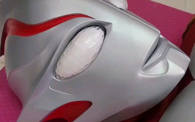 [皮套展示] 奥特曼梅比斯 触控式音效胸灯与眼灯