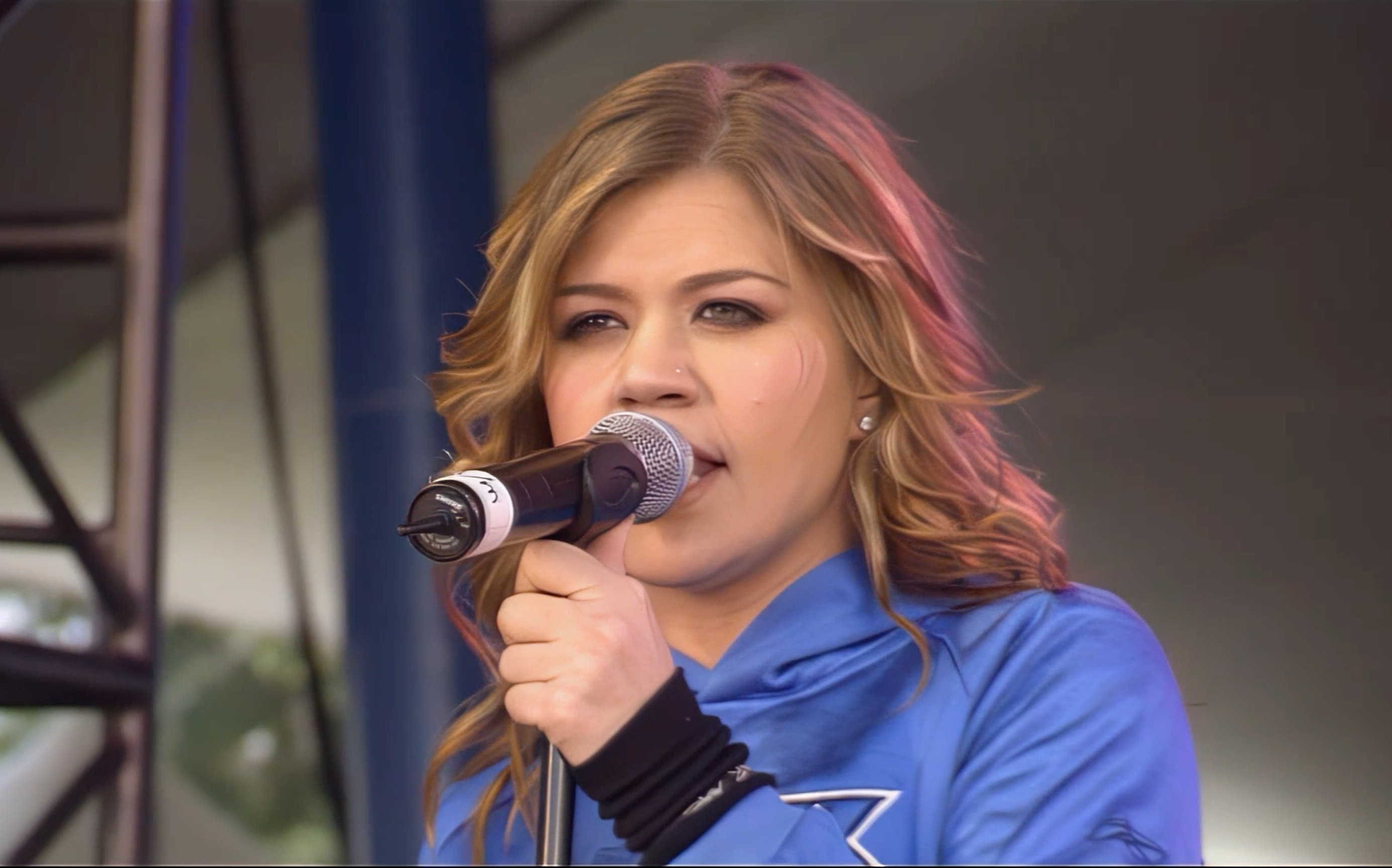 【高清修复】kelly clarkson - since u been gone live at super