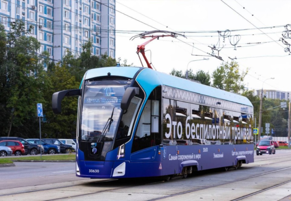 俄罗斯首台无人驾驶有轨电车展示