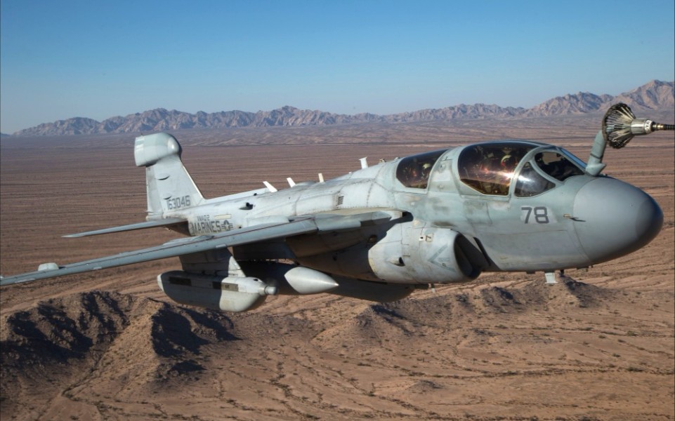 【美国】ea-6b 徘徊者电子战机 低空加油_哔哩哔哩_bilibili