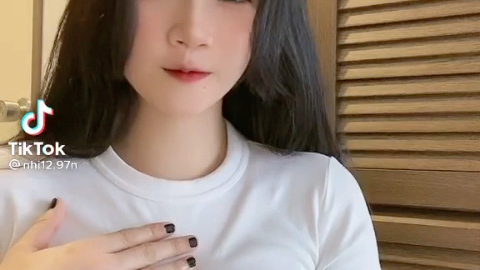 TikTok 上的童颜巨乳小姐姐哔哩哔哩bilibili