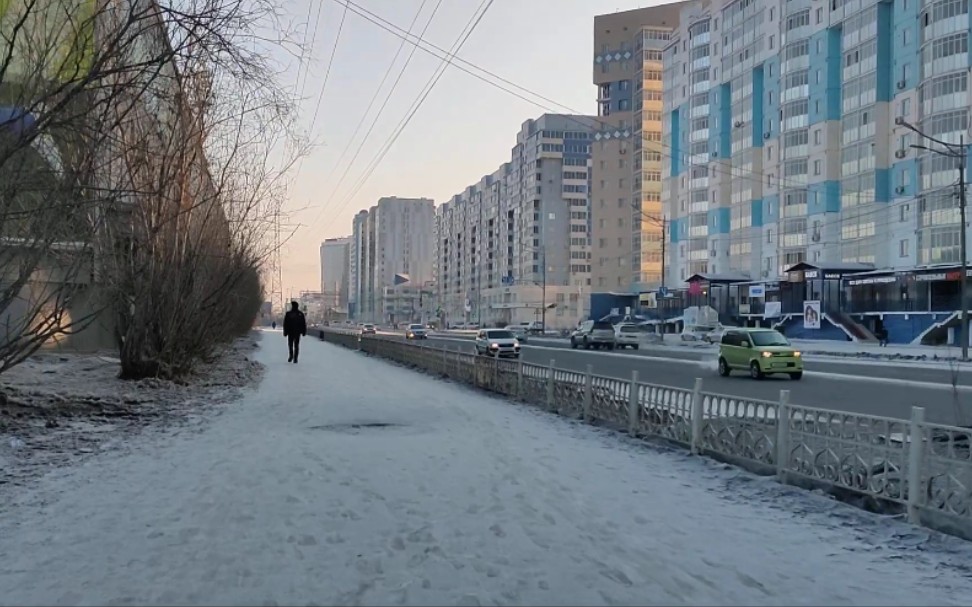 [图]雅库茨克的春天早晨－俄罗斯西伯利亚街景｜Весеннее Утро в Якутске. Ул.Кирова. Ул.Лермонтова.