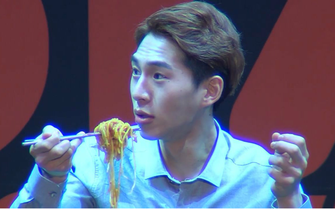 【韩国吃播】【奔驰小哥】奔驰哥banzz出席dia festival现场吃播