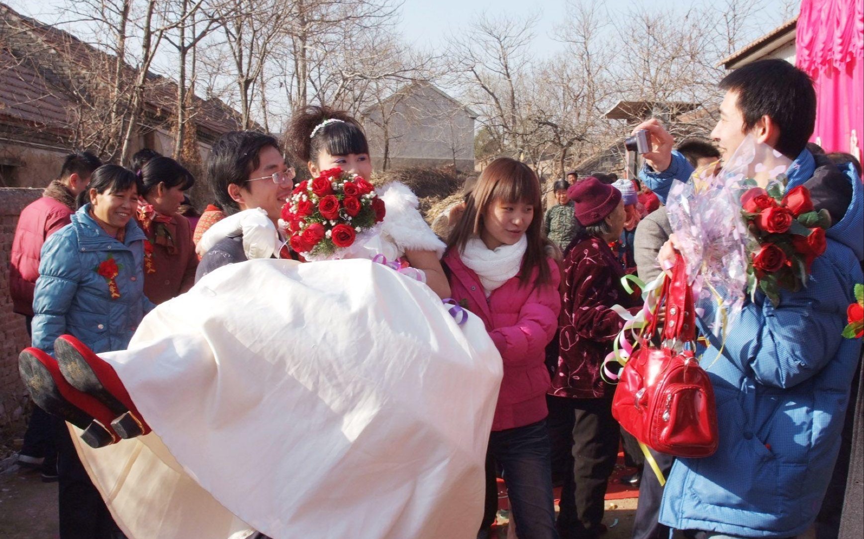 农村结婚又出新要求:"不嫁有兄夫,不娶有弟妻",咋回事?