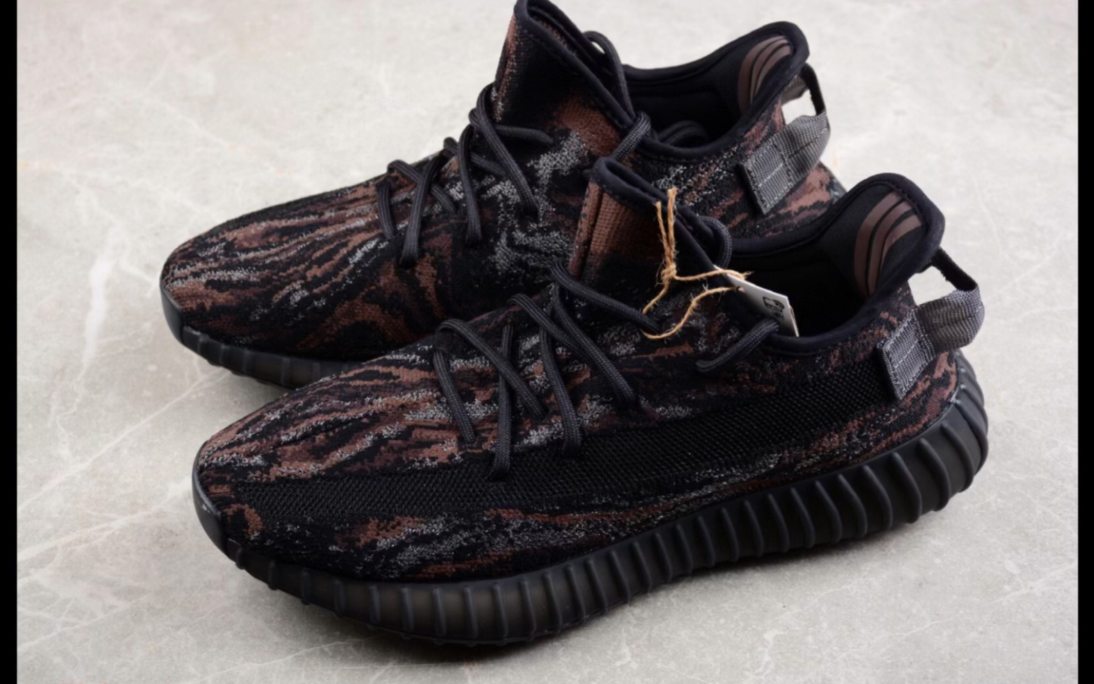 阿迪达斯椰子 adidas yeezy 350v2 boost mx rock 暗黑混色黑虎纹运动