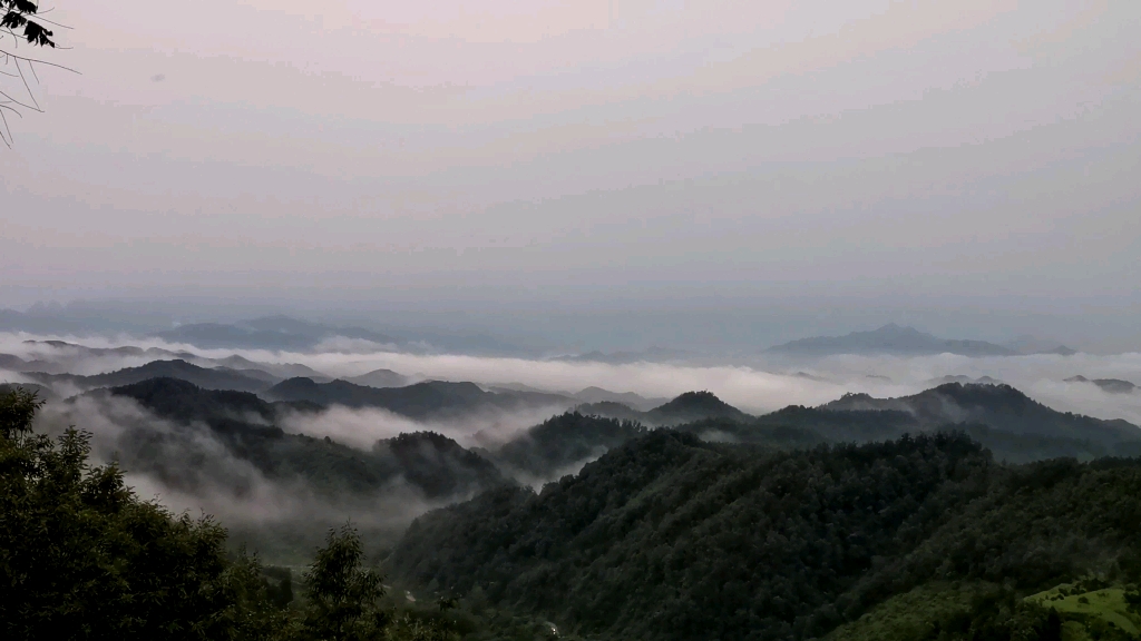 [图]一重山，两重山。山远天高烟水寒！