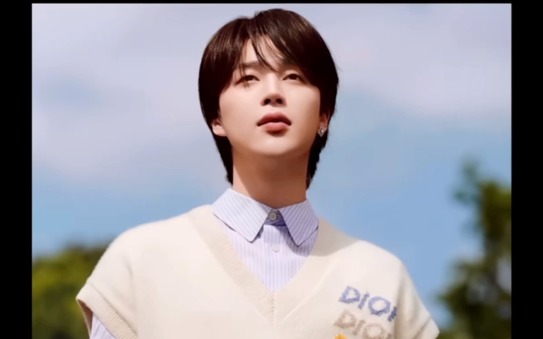 什么风格的衣服都能消化得很好的jimin!不愧是双顶奢代言人