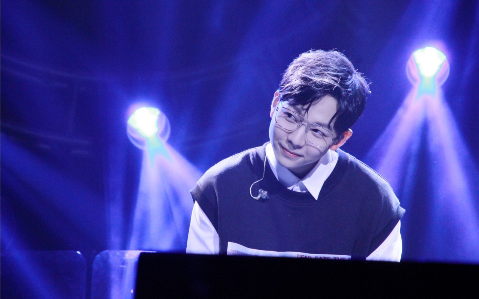 【胡夏】 替我照顾她 live_哔哩哔哩 (゜-゜)つロ 干杯~-bilibili