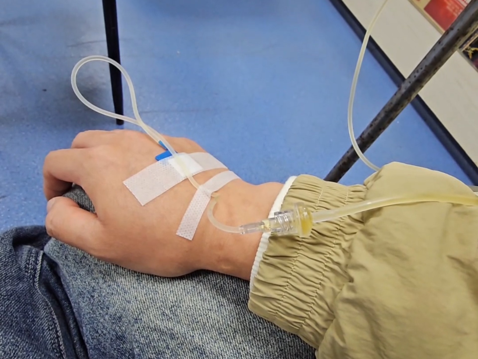 刚过完春节,来上班就感冒了,大晚上来打点滴,一针三餐药一百多贵吗?