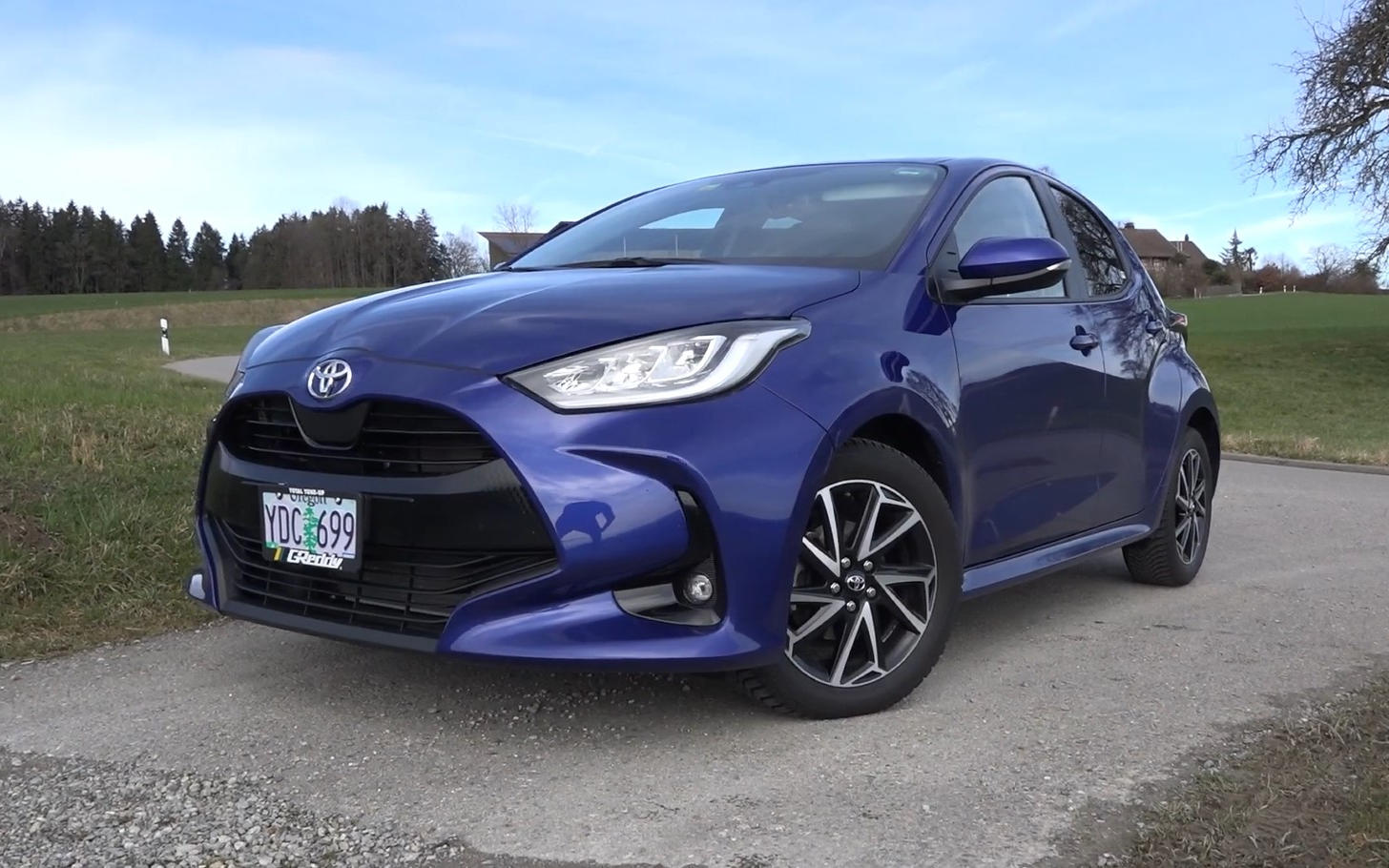 三缸小型车无限速驾驶 2023丰田雅力士(致炫) 1.