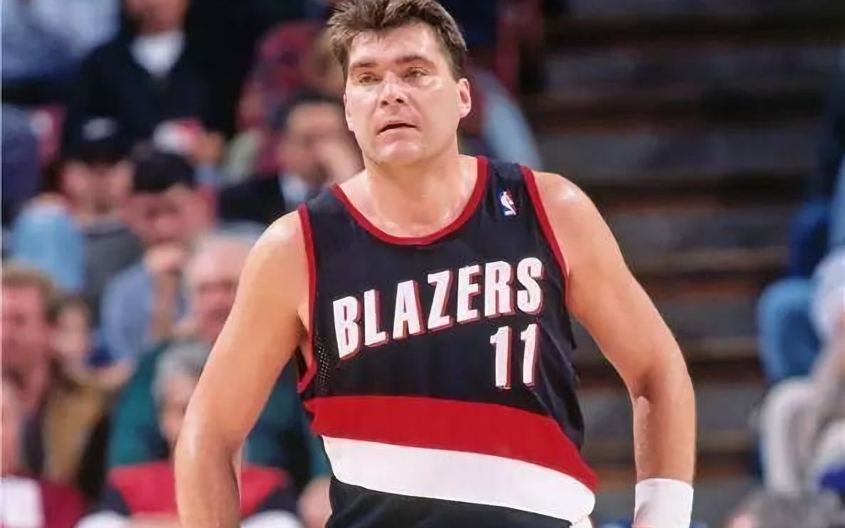 【萨博尼斯】nba2kol2老萨100多的篮板数值能出什么篮板动画?