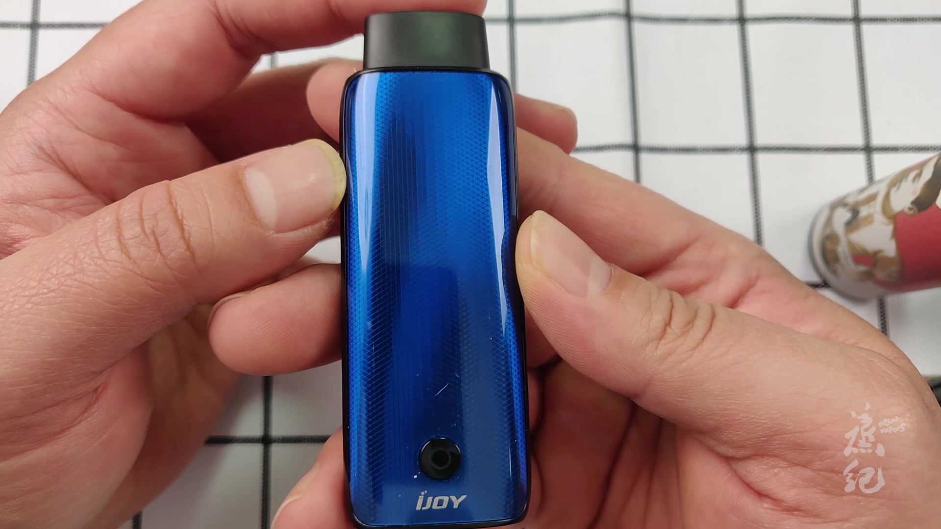 来自老牌厂商ijoy的海王星海王星x自注油换弹小烟还有九瓶他们自己的