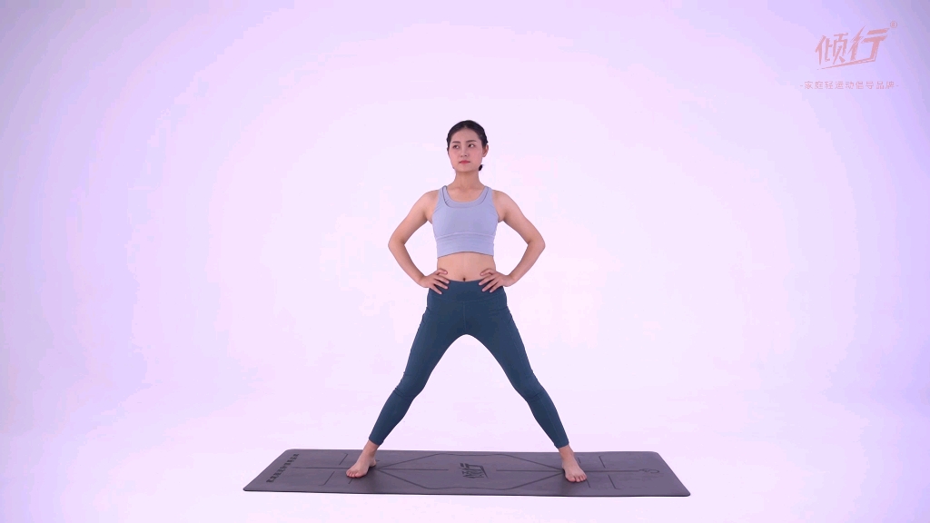 瑜伽动作反三角式