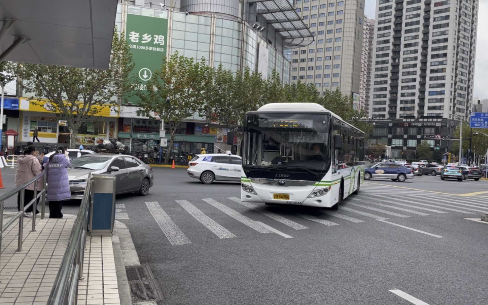 927路z2c进火车站