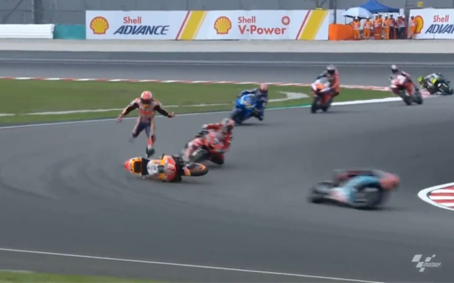 马奎斯比赛遭遇的3次最严重的摔车,不得不说这项运动真的很费人!